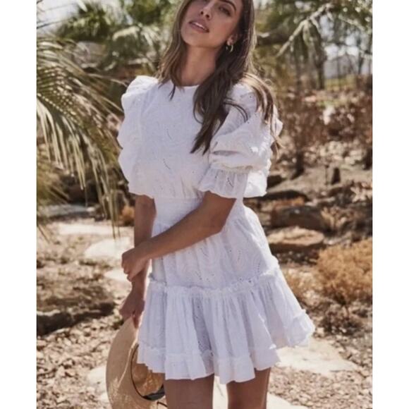 MISA Los Angeles Doutzen White Paisley Eyelet Lace Mini Dress Size Small - Picture 1 of 10